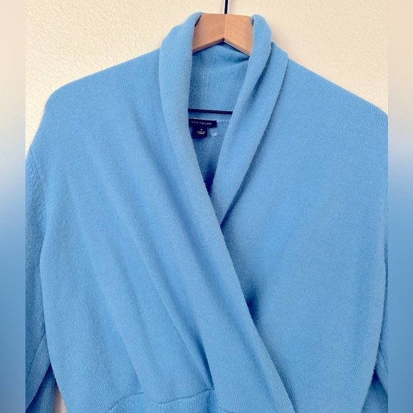 NWOT Shawl Collar Wrap Sweater Dress. Size M - Picture 6 of 7